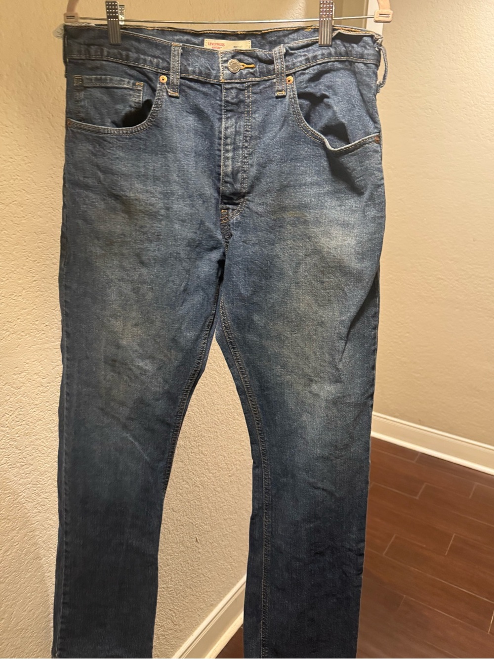 Levi's Men's Relaxed Fit Dark Blue Denim Jeans